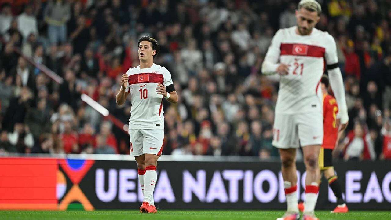 Galatasaray'da Okan Buruk neşterini vurdu: Kasımpaşa maçında milli yıldıza kulübe yolu, hiç düşünmedi! 8